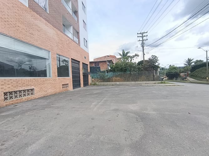 Bodega en arriendo en Guarne, 300 m² · foto 4 de 6