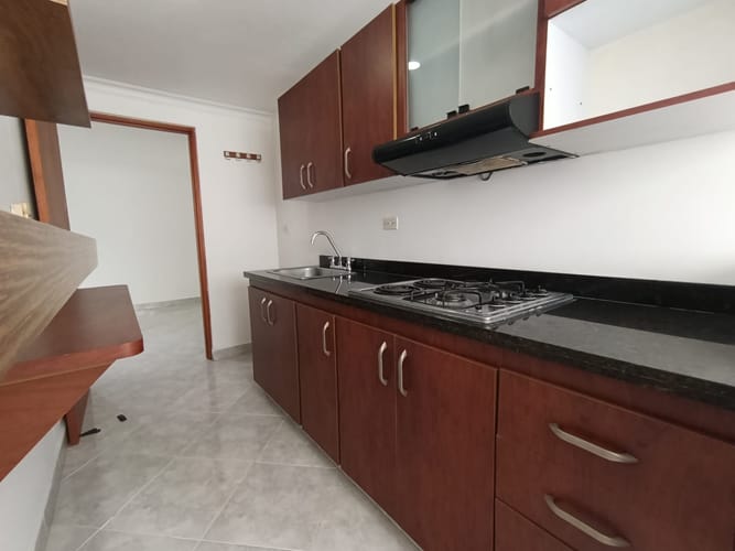 Apartamento de 2 alcobas en arriendo en El Poblado, Medellín, 86 m² · foto 3 de 12