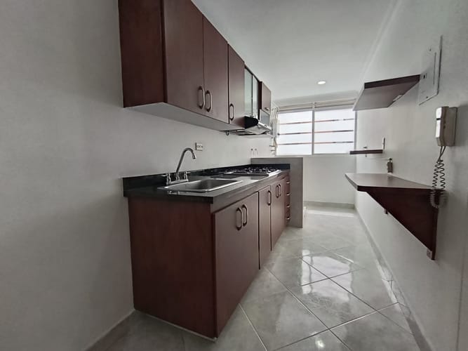 Apartamento de 2 alcobas en arriendo en El Poblado, Medellín, 86 m² · foto 4 de 12