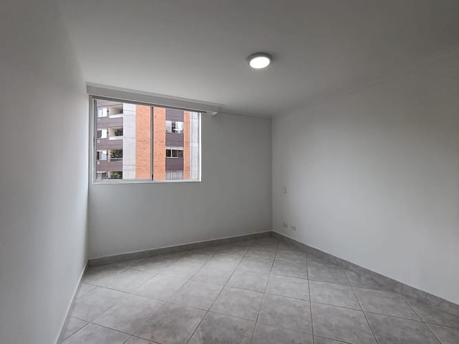 Apartamento de 2 alcobas en arriendo en El Poblado, Medellín, 86 m² · foto 8 de 12