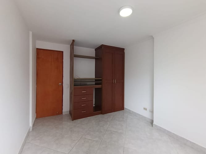 Apartamento de 2 alcobas en arriendo en El Poblado, Medellín, 86 m² · foto 9 de 12