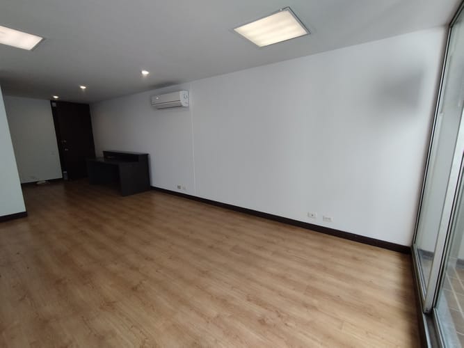Oficina en arriendo en El Poblado, Medellín, 35 m² · foto 4 de 8
