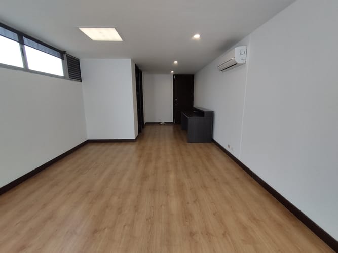 Oficina en arriendo en El Poblado, Medellín, 35 m² · foto 5 de 8