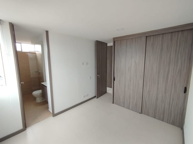 Apartamento de 2 alcobas en arriendo en Las Lomitas, Sabaneta, 78 m² · foto 2 de 20