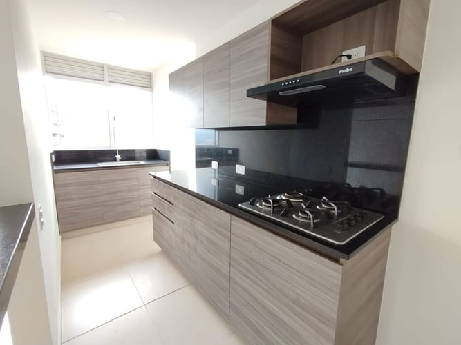 Apartamento de 2 alcobas en arriendo en Las Lomitas, Sabaneta, 78 m² · foto 13 de 20