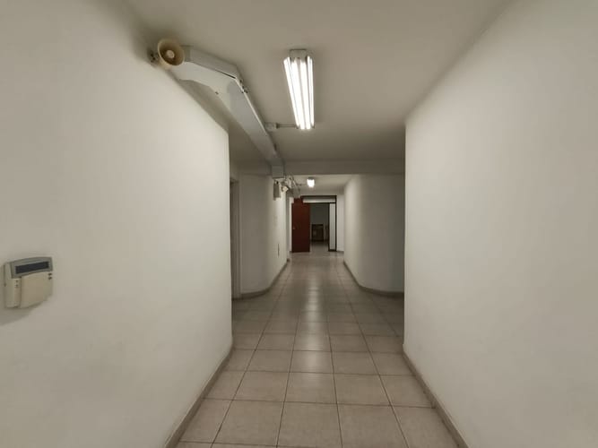 Local en arriendo en La Candelaria, Medellín, 1000 m² · foto 7 de 19