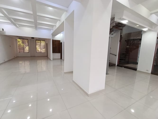 Local en arriendo en El Poblado, Medellín, 260 m² · foto 8 de 20