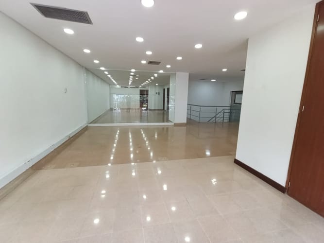 Local en arriendo en El Poblado, Medellín, 260 m² · foto 16 de 20