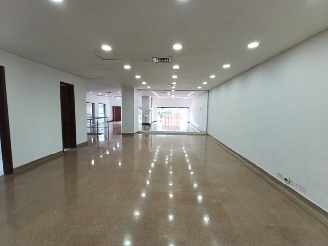 Local en arriendo en El Poblado, Medellín, 260 m² · foto 18 de 20
