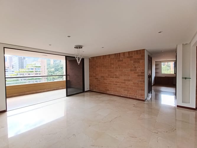 Apartamento de 3 alcobas en arriendo en El Poblado, Medellín, 170 m² · foto 3 de 20