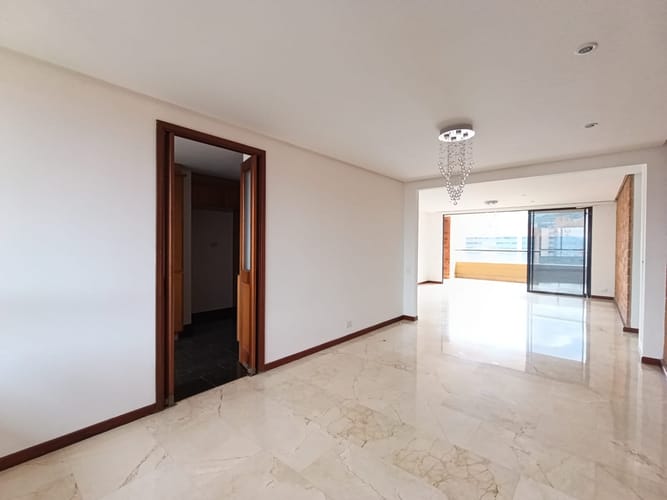 Apartamento de 3 alcobas en arriendo en El Poblado, Medellín, 170 m² · foto 6 de 20