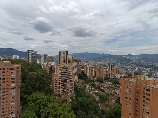 Apartamento de 3 alcobas en arriendo en El Poblado, Medellín, 170 m² · foto 13 de 20