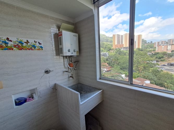 Apartamento de 3 alcobas en arriendo en El Salado, Envigado, 52 m² · foto 5 de 20