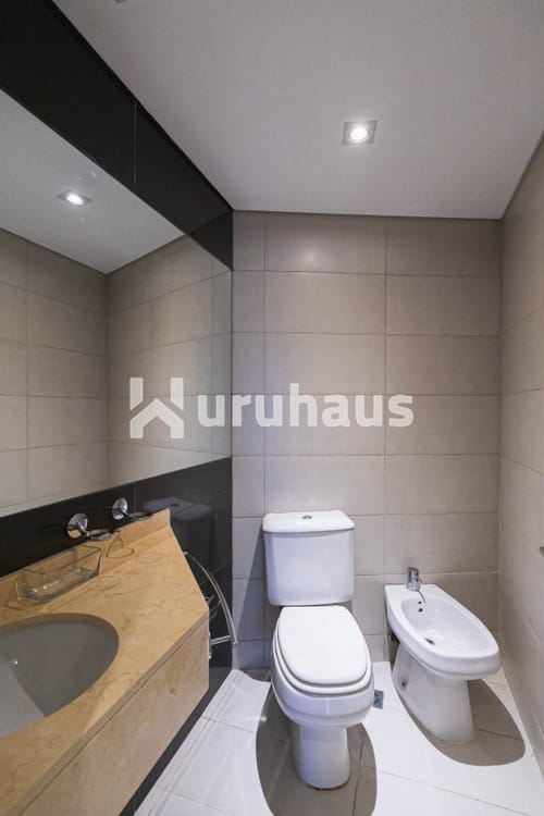 ALQUILER APARTAMENTO DOS DORMITORIOS PUNTA DEL ESTE EDIFICIO WIND TOWER · Foto 6