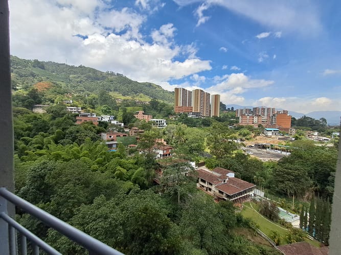 Apartamento de 3 alcobas en arriendo en El Salado, Envigado, 52 m² · foto 8 de 20