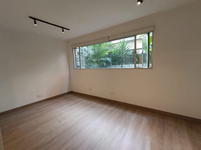 Oficina en arriendo en Laureles, Medellín, 21 m² · foto 3 de 8