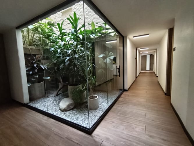 Oficina en arriendo en Laureles, Medellín, 21 m² · foto 5 de 8