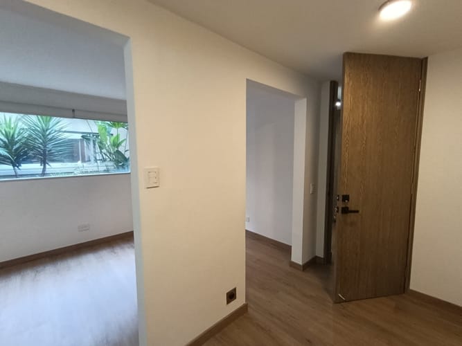 Oficina en arriendo en Laureles, Medellín, 21 m² · foto 7 de 8