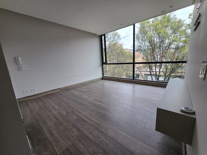 Apartamento de 1 alcoba en arriendo en Chicó Navarra, Bogotá, 60 m² · foto 3 de 24
