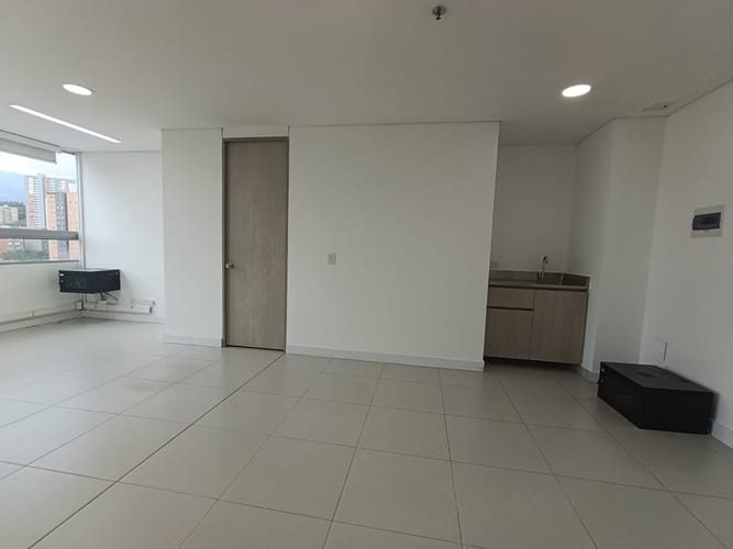 Oficina en arriendo en Playas De Maria, Sabaneta, 37 m² · foto 6 de 11