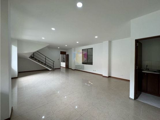 Bodega en arriendo en La Tablaza, La Estrella, 630 m² · foto 3 de 10