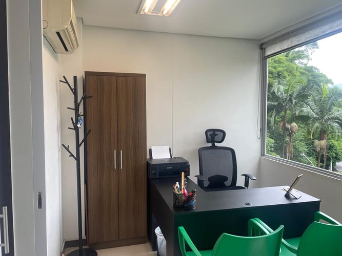 Oficina en arriendo en El Poblado, Medellín, 30 m² · foto 3 de 13