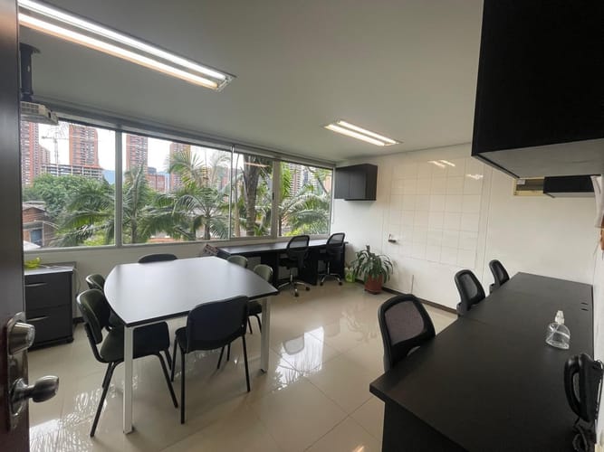 Oficina en arriendo en El Poblado, Medellín, 30 m² · foto 4 de 13