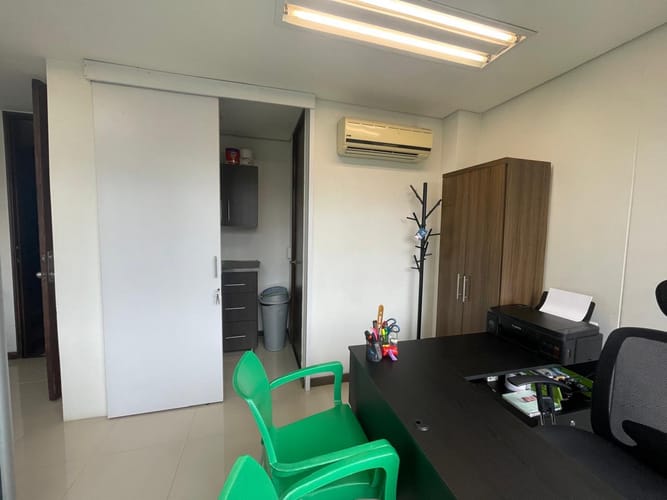 Oficina en arriendo en El Poblado, Medellín, 30 m² · foto 7 de 13