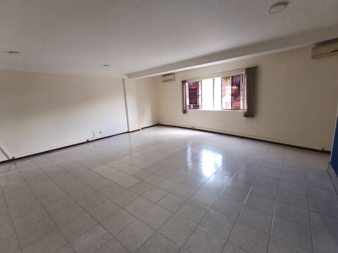 Bodega en arriendo en Cristo Rey, Medellín, 51 m² · foto 3 de 10
