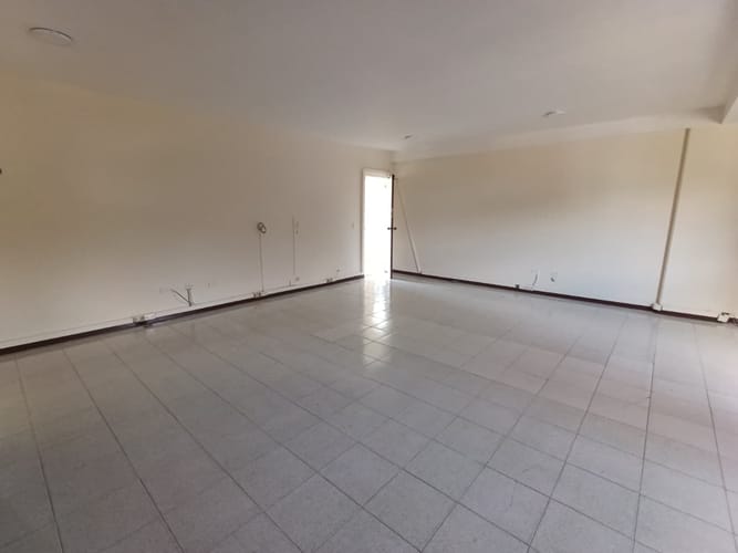 Bodega en arriendo en Cristo Rey, Medellín, 51 m² · foto 4 de 10