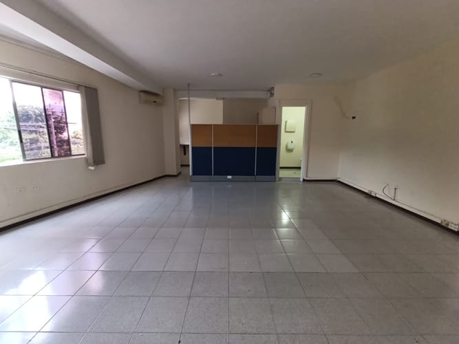 Bodega en arriendo en Cristo Rey, Medellín, 51 m² · foto 5 de 10