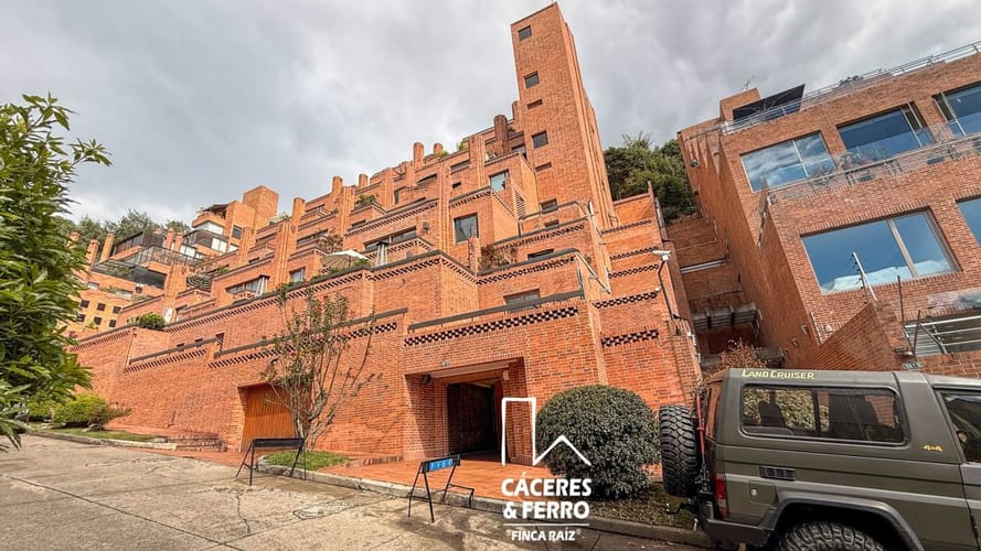 Apartamento de 3 alcobas en venta en Santa Ana Oriental, Bogotá, 175 m² · foto 2 de 24