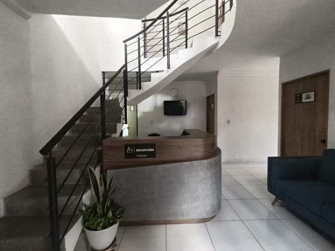 Oficina en arriendo en Laureles, Medellín, 12 m² · foto 5 de 8