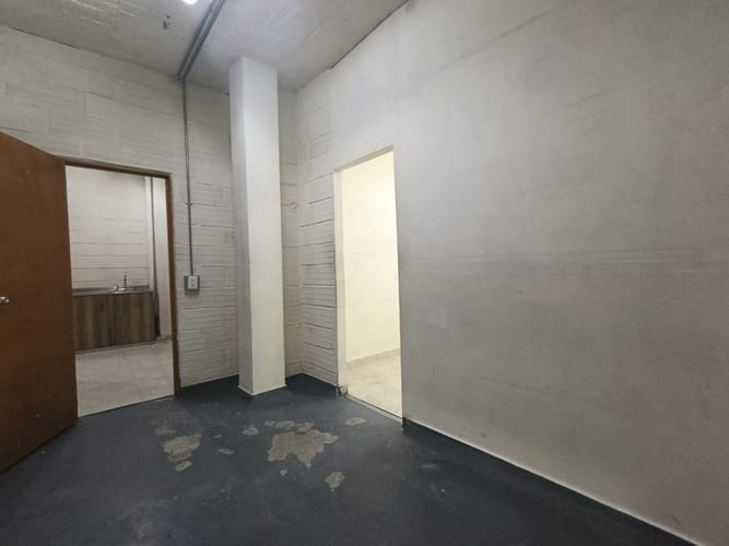 Bodega en arriendo en Trinidad, Medellín, 110 m² · foto 7 de 13