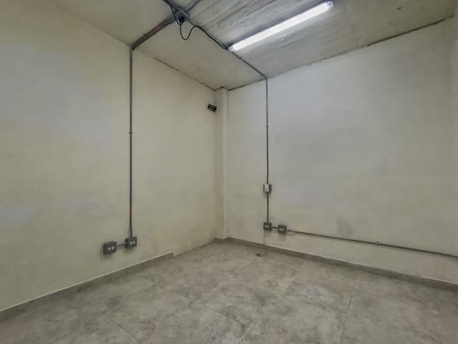 Bodega en arriendo en Trinidad, Medellín, 110 m² · foto 9 de 13