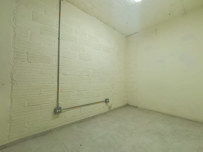 Bodega en arriendo en Trinidad, Medellín, 110 m² · foto 10 de 13