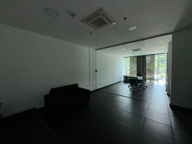 Oficina en arriendo en El Poblado, Medellín, 51 m² · foto 4 de 10