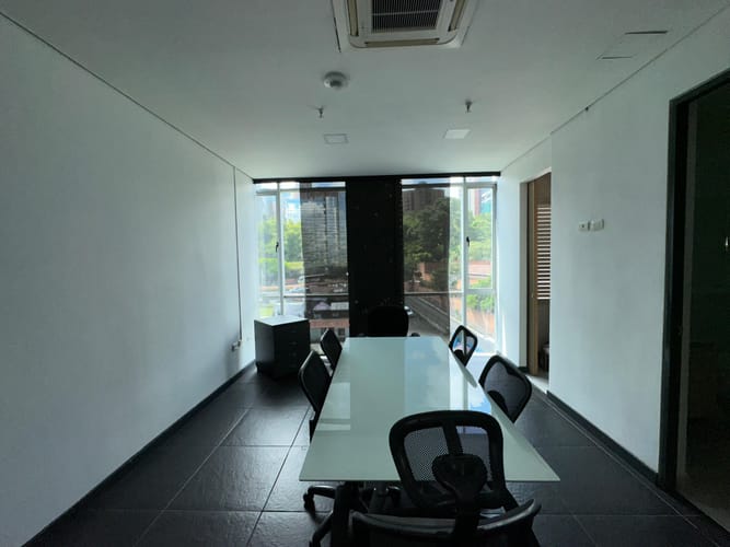 Oficina en arriendo en El Poblado, Medellín, 51 m² · foto 5 de 10