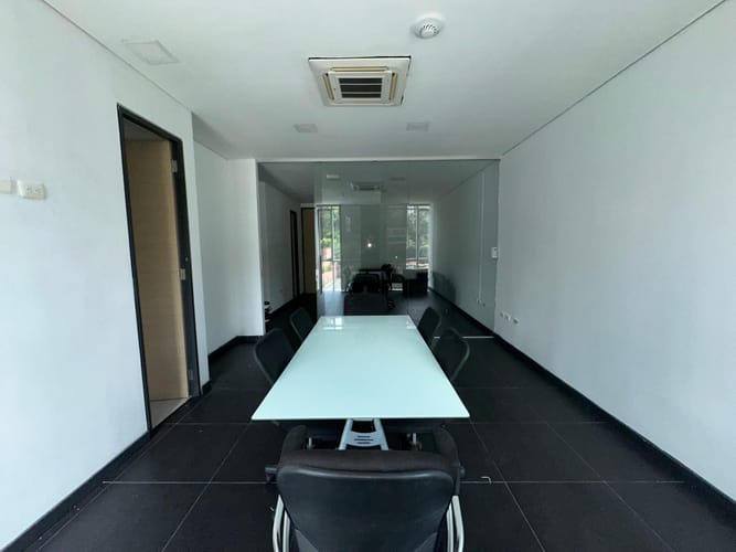 Oficina en arriendo en El Poblado, Medellín, 51 m² · foto 6 de 10
