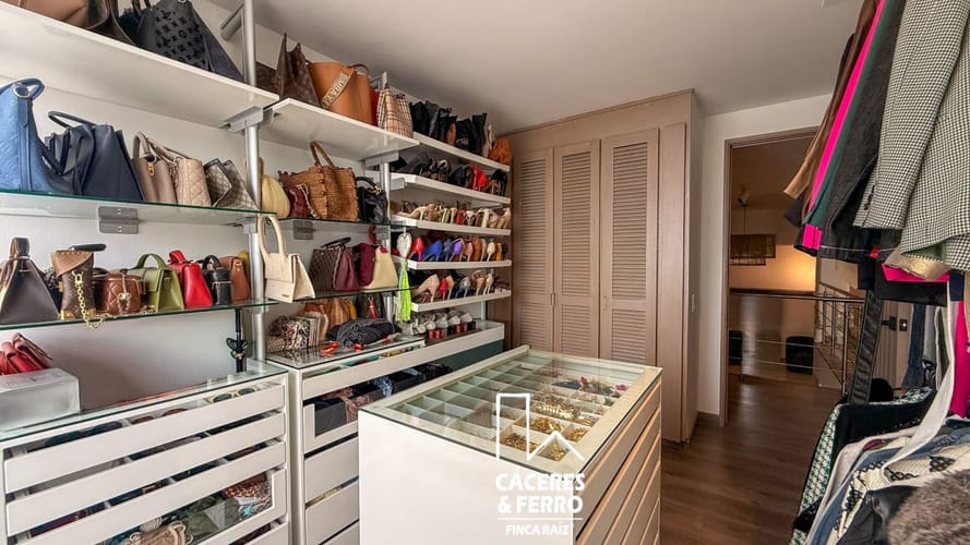 Apartamento de 3 alcobas en venta en Santa Ana Oriental, Bogotá, 175 m² · foto 24 de 24