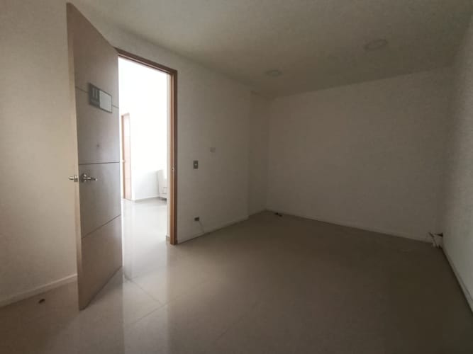 Oficina en arriendo en Laureles, Medellín, 18 m² · foto 3 de 10