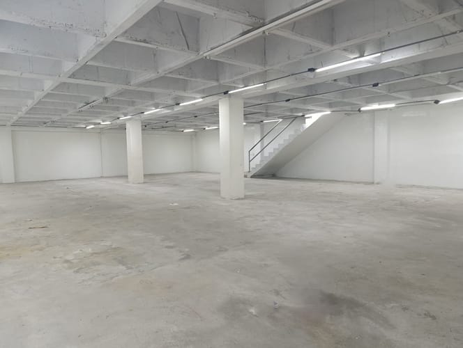 Bodega en arriendo en Suramérica, Itagüí, 400 m² · foto 8 de 13