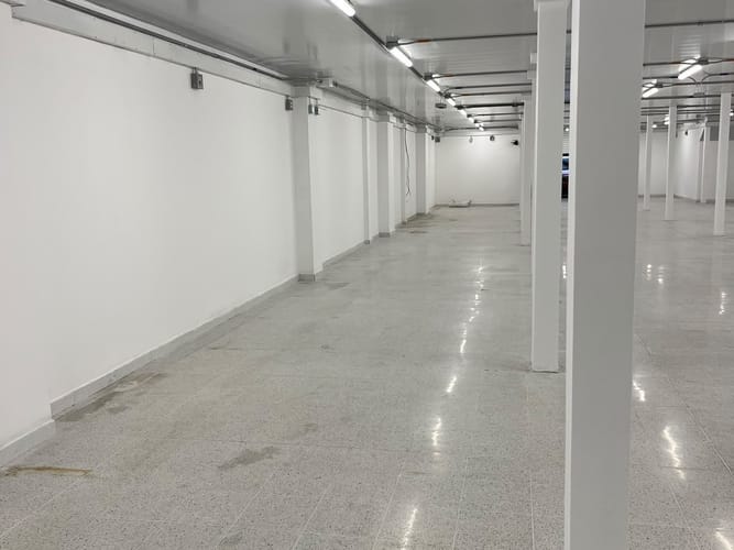 Bodega en arriendo en Laureles, Medellín, 350 m² · foto 4 de 9
