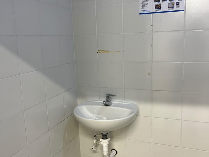Bodega en arriendo en Laureles, Medellín, 350 m² · foto 8 de 9