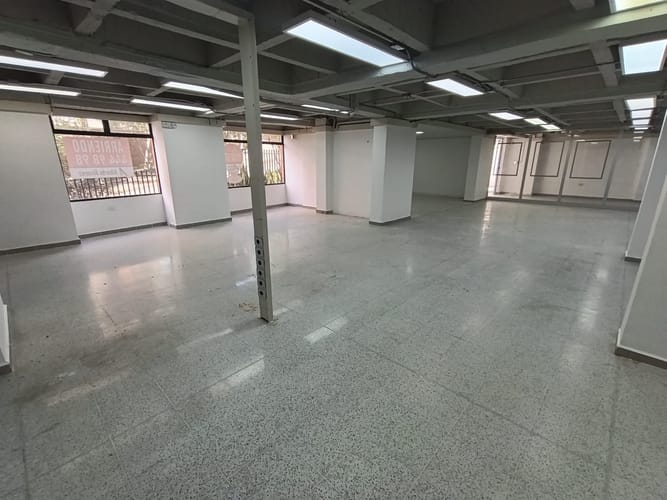 Local en arriendo en La Pilarica, Medellín, 285 m² · foto 11 de 20