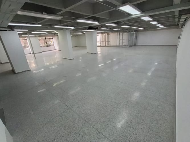 Local en arriendo en La Pilarica, Medellín, 285 m² · foto 15 de 20
