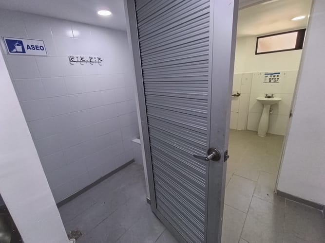 Local en arriendo en La Pilarica, Medellín, 285 m² · foto 20 de 20