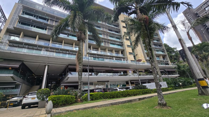 Local en venta en Altos Del Poblado, Medellín, 282 m² · foto 2 de 10