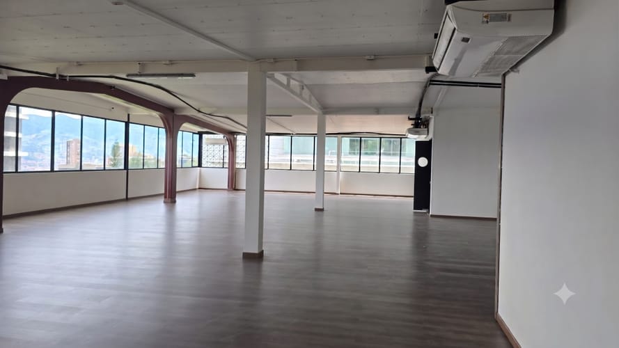 Local en venta en Altos Del Poblado, Medellín, 282 m² · foto 4 de 10