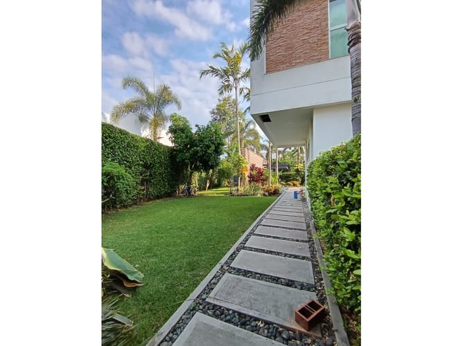 Casa de 4 alcobas en venta en Las Ceibas, Cali, 699 m² · foto 3 de 24